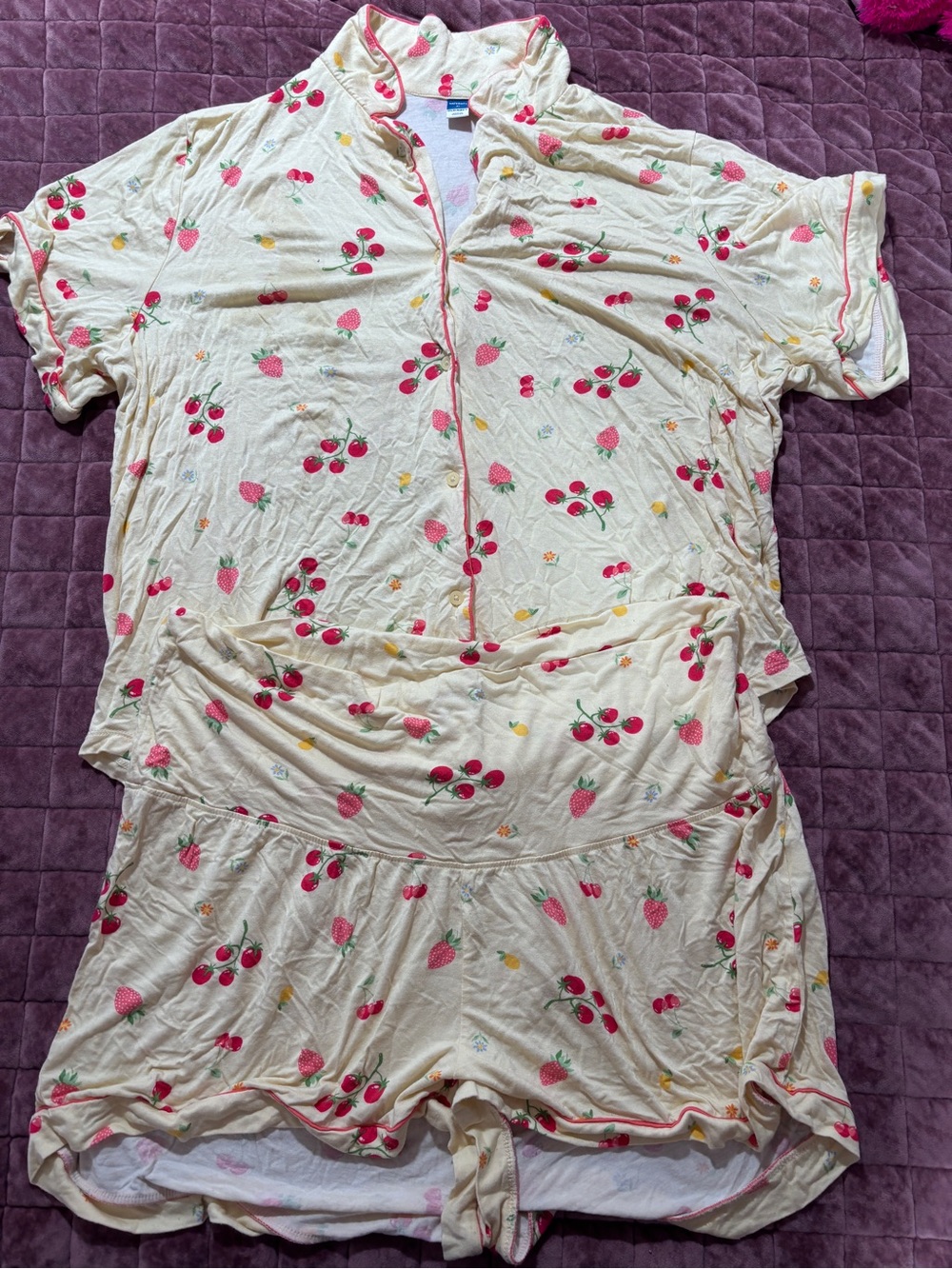 Maternity Cream Fruit-Print Short Pajama Set with Cherries & Strawberries